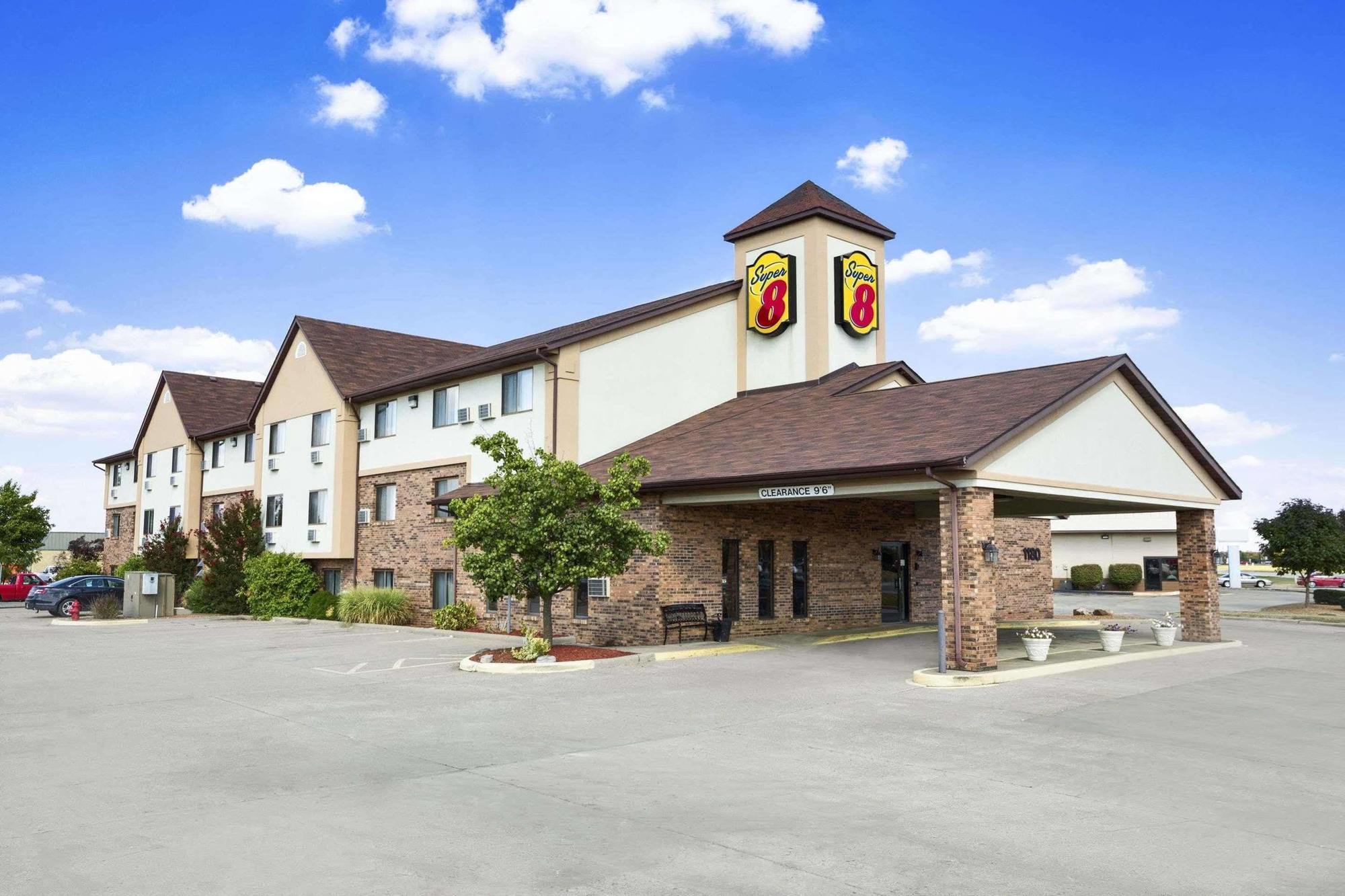 Super 8 By Wyndham Carbondale Motel Exterior photo